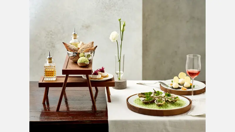 Playground_LOFT_GLASS_STAINLESS-STEEL_100_Mood_Bowl_VASE_Bottles_Presenters_Vase_Plates.webp